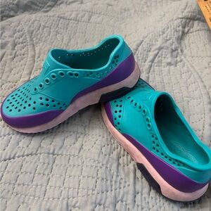 Native water shoes baby toddler child size 8 purple and teal color beach creek